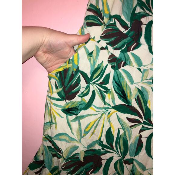 Torrid Tropical Leaf Print flounce hem romper size 0 (Large) - Picture 2 of 10